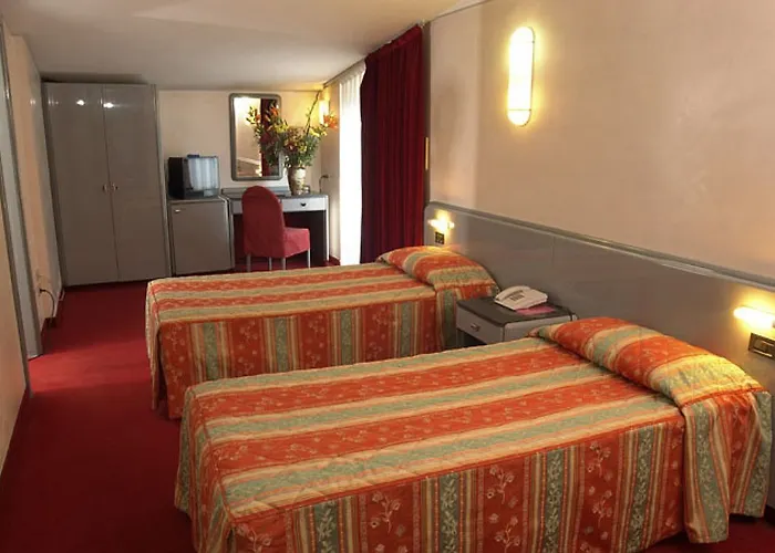 Alexander Hotel 4*