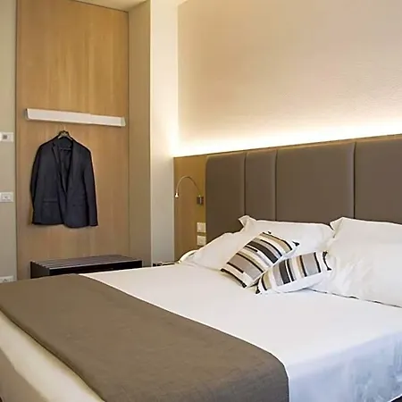 Alexander 4*