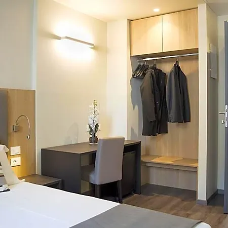 Hotell Alexander 4*