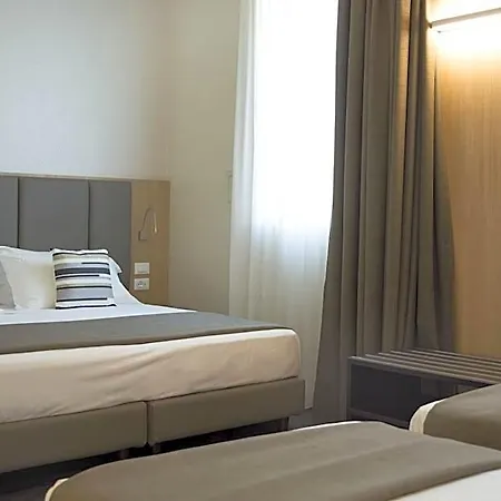 Alexander 4* Mestre