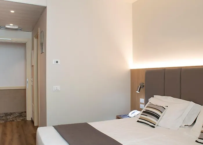 Alexander Отель