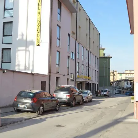 Alexander Hotel