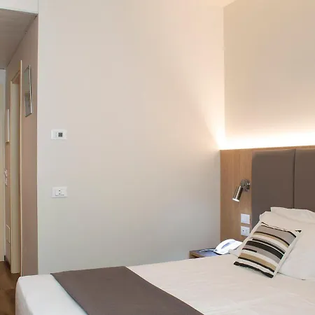 Alexander Hotel